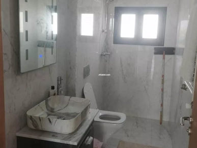 La Soukra Chotrana 3 : A louer Villa, neuf standing, meublée