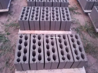 Machine des blocs OTT4A parpaing brique agglos pave bordure