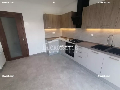 Appartement S+3 à La Soukra ZAV1436