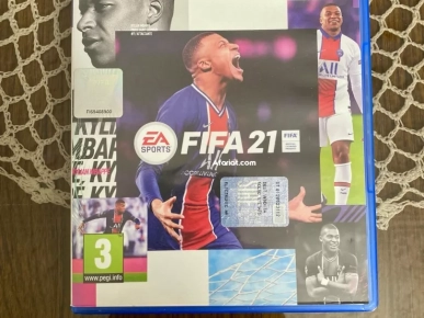 PS 4 PRO Importé De Italie 