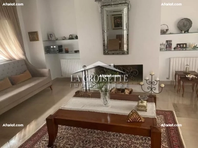 Villa S+5 avec piscine à La Soukra ZVL0911