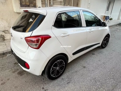 À vendre une voiture Hyundai grand i10