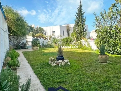 Duplex S+2 avec jardin & vue mer à Gammarth