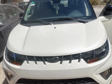 A vendre  Mahindra Kuv 100 K8 dernier modèle A vendre  Mahindra Kuv 100 K8 dernier modèle