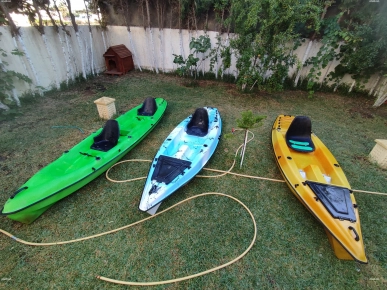 1 kayak 2 places; 2 kayaks 1 place