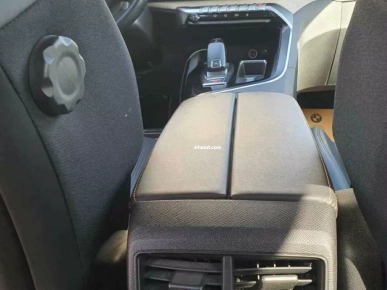 Peugeot 5008 7 places Année 2022 Excellent état
