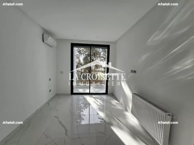 Villa S+4 avec piscine à La Soukra MVL1628