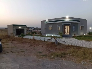 villa à vendre sur un terrain de 700 mètres carrés à borj el Amri