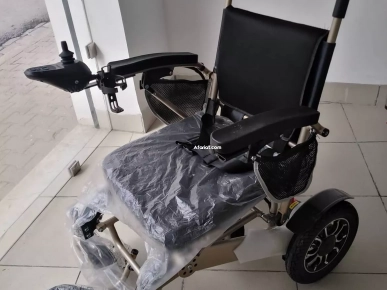 Fauteuil roulant, électrique (neuf) Fauteuil roulant, électrique (neuf)