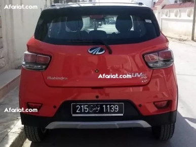 Mahindra kuv 100 K6+ couleur rouge