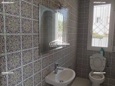 Villa S+4 avec piscine à La Marsa ZVL1599