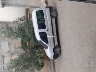 voiture en bonne état à vendre pour contacter  98465969 voiture en bonne état à vendre pour contacter  98465969