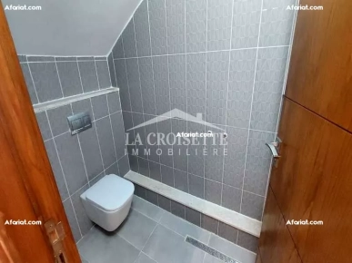 Duplex S+3 avec terrasse à La Marsa  MDL0636