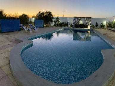 Villa avec piscines 10m pour louer à Djerba Midoune pour 500 Din.