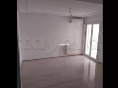 appartement S+2 à manouba centre . contact :95855198