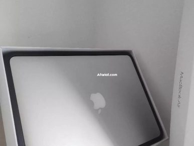 Macbook Air 13 inch 2017 I5 comme neuf