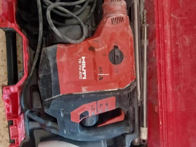 lot marteaux piqueur et disqeusses hilti bosch