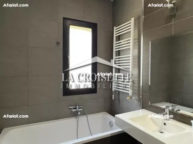 Appartement S+4 avec jardin à La Marsa  ZAL1758
