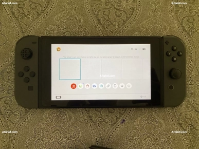 Nintendo Switch + SD 128 Go + Mario – 550 TND négociable