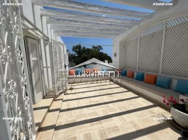 Villa S+4 avec piscine à Gammarth ZVL0882