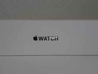 A Vendre Apple Watch cacheté SE 40 mm (2022) Importé de SUISSE