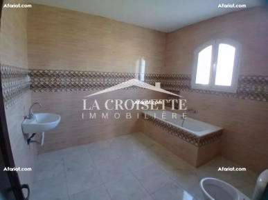 Villa S+4 à La Soukra ZVL1676