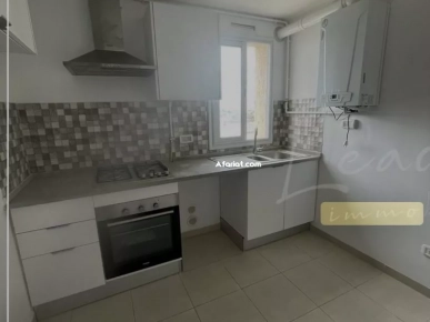 Á vendre un s+1 dans Á Raouad sur la route principale