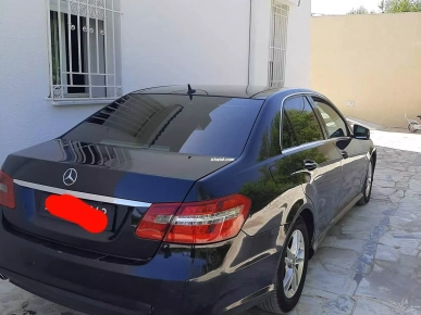 A vendre Mercedes E220 w212 kit Amg A vendre Mercedes E220 w212 kit Amg