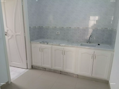 STUDIO pour etudiantes ou couple A 100m arrêt de metro