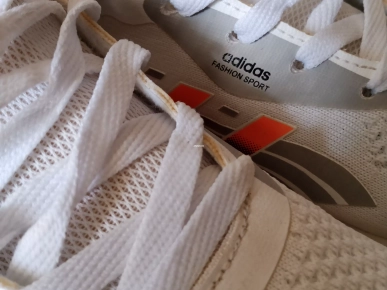 Adidas RUNFALCON neuf original Adidas RUNFALCON neuf original