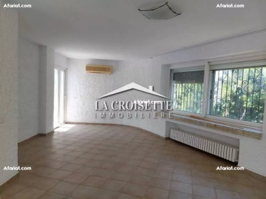 Villa S+5 avec piscine à Gammarth  MVL1571