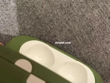 airpods  .