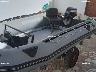 Bateau avec chariot Bateau avec chariot