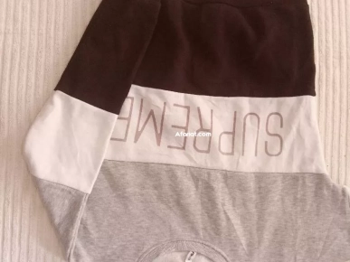 des vêtements