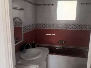 à louer un etage de villa S+3 meublé ou vide sidi bousaid