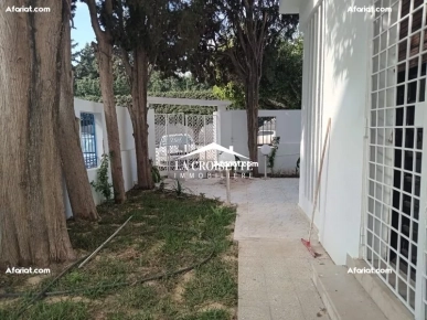 Villa S+5 à La Marsa ZVL1631