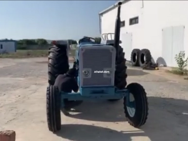 Tracteur Ebro Jdid