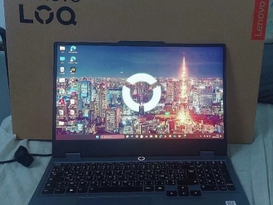 LENOVO LOQ 15IAX9 importé utilisé 3 mois en très bon état