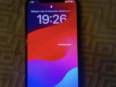 iPhone 12 128go noir + cable chargeur