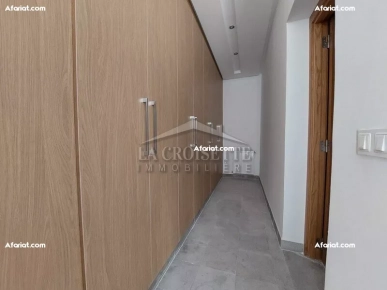 Duplex S+3 avec piscine à Gammarth MDL0515