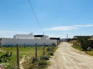 un  terrain A HAMMAMET