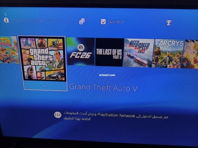 Ps4 slim 1000gb avec 2 manettes et 11jeux installés