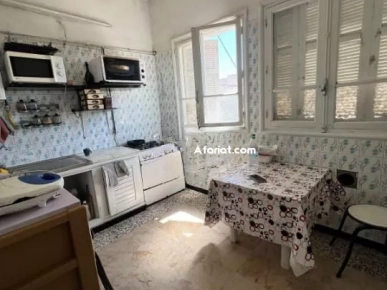 A vendre une villa s+3 avec 2 appartements s+2, studio s+1, garag