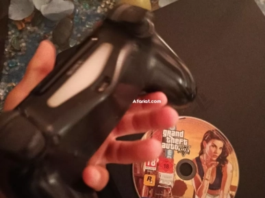 PS4 + GTA 5 + 1 manette