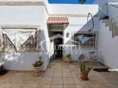 Rez-de-chaussée de villa S+2  à Carthage  MAL2399
