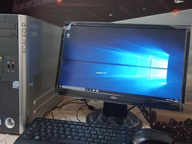 Pc de bureau  siemens Quad core 4Géga +Ecran 19p 299  dt Pc de bureau  siemens Quad core 4Géga +Ecran 19p 299  dt