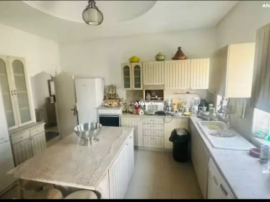 villa jinene hamemat 5 chambres et 5.5 salles de bain