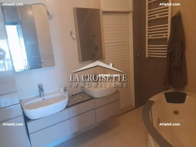 Triplex S+6 avec piscine à Gammarth MTRL0080