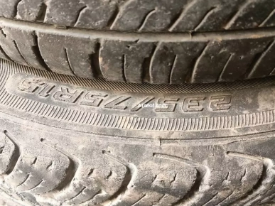 4 pneus 4x4 taille 235/75/R15 4 pneus 4x4 taille 235/75/R15