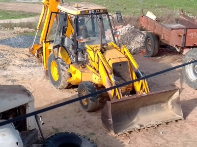 Tractopelle JCB